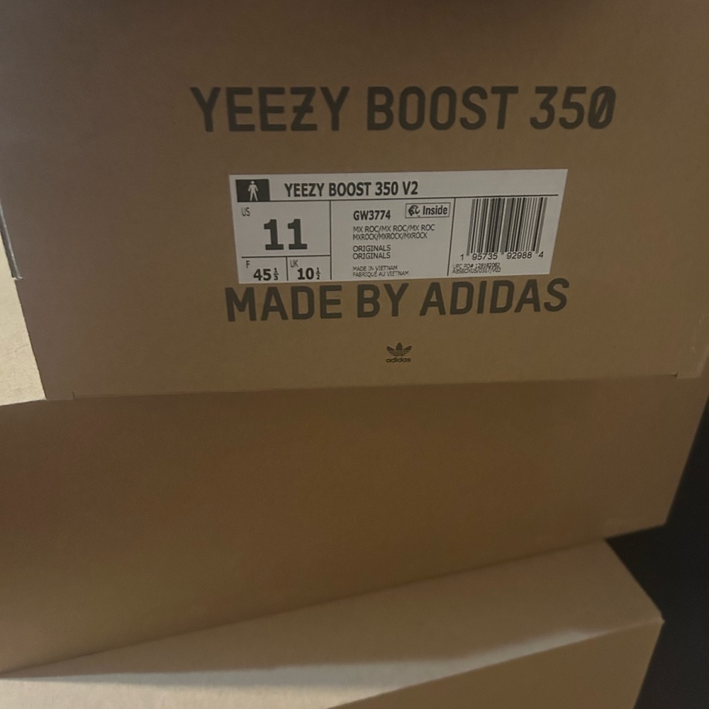 Yeezy 350 - Picture 4 of 4